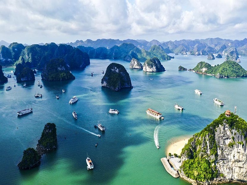 halong-bay-sightseeing