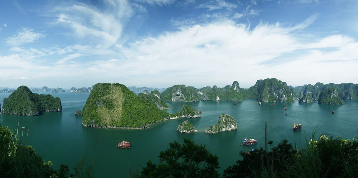 Lan-Ha-Bay-from-Ha-Noi